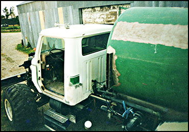 Don's Tractor Restoration of Floater Sprayer Before Restoration